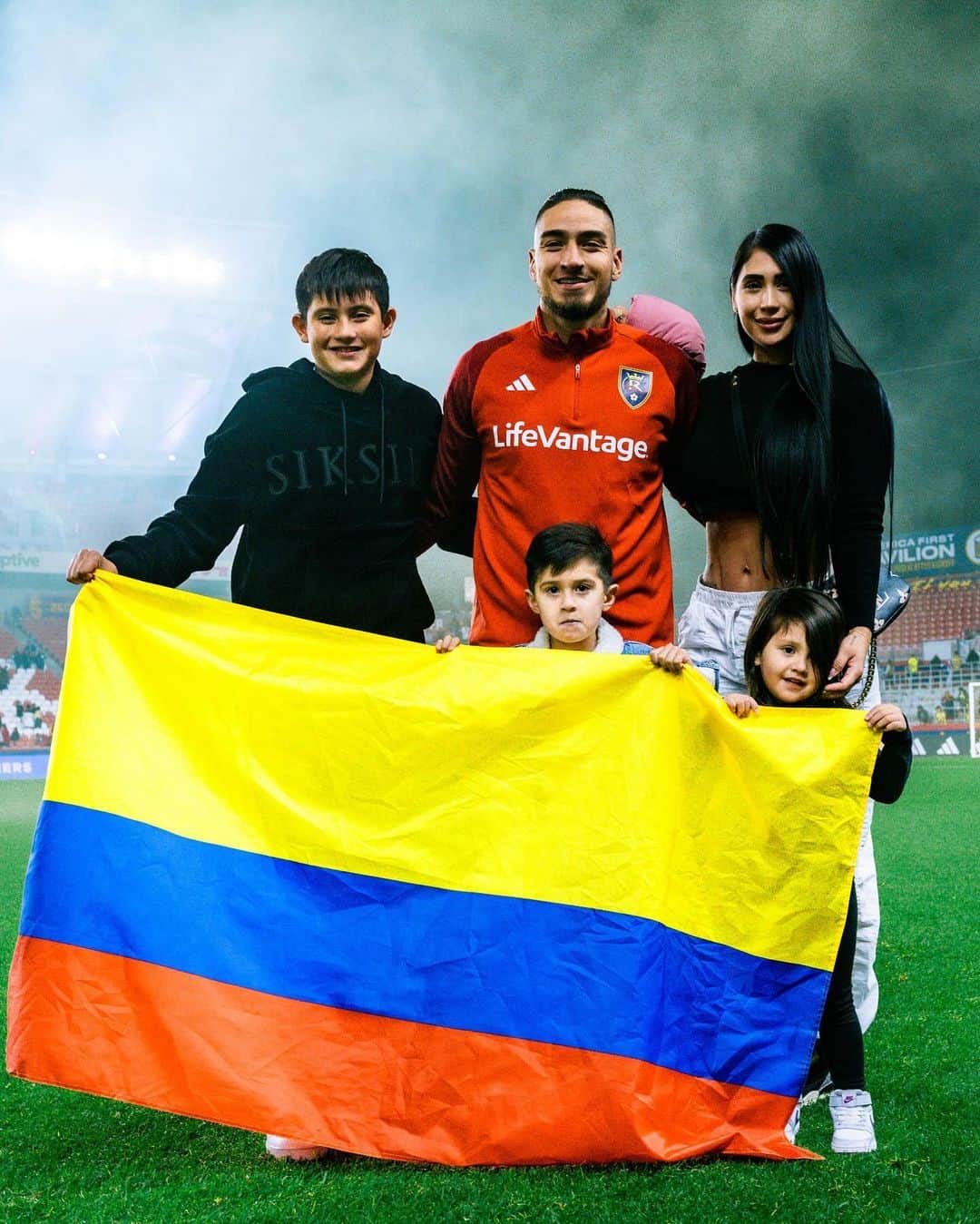 Major League Soccerさんのインスタグラム写真 - (Major League SoccerInstagram)「Devoted father. Relentless striker. Chicho is an inspiration on and off the pitch.  Cristian Arango’s “Breakaway” episode is streaming now on #MLSSeasonPass on @AppleTV.  (🎥/📷: @startingeleven.us)」10月20日 0時02分 - mls