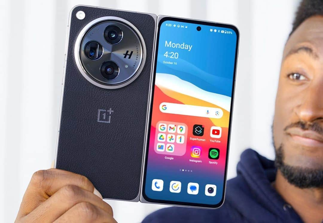 マーケス・ブラウンリーさんのインスタグラム写真 - (マーケス・ブラウンリーInstagram)「The OnePlus Open is….. really good for a first gen foldable. I mean I guess it’s not a first gen Foldable when they work with Oppo right across the street, but… still. So good.」10月20日 0時03分 - mkbhd