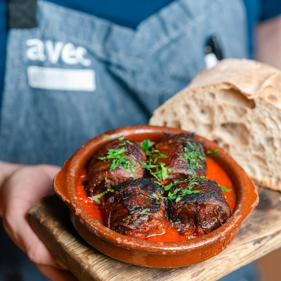 ミシュランのインスタグラム：「You’re going to want to add @avecchicago to your foodie bucket list. This #BibGourmand restaurant is wine-focused and located in Chicago’s West Loop 🏙️. You’ll find delicious Mediterranean classics with a midwestern twist. #MichelinGuide⁣」