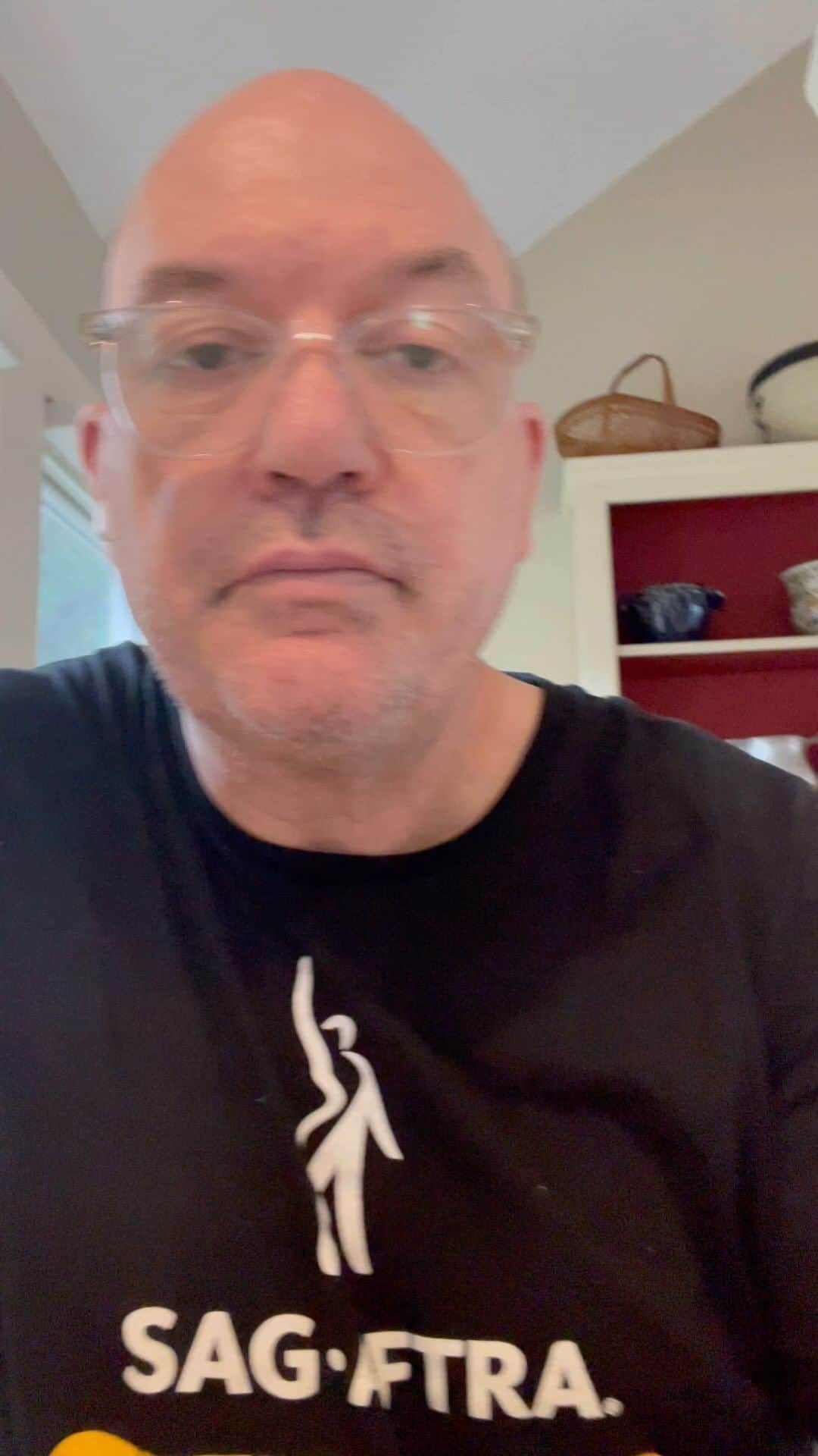 ジョン・キャロル・リンチのインスタグラム：「https://sagaftra.foundation/  https://entertainmentcommunity.org/  https://www.wgfoundation.org/  @WGAEast @WGAWest @sagaftra  @tusctogether」
