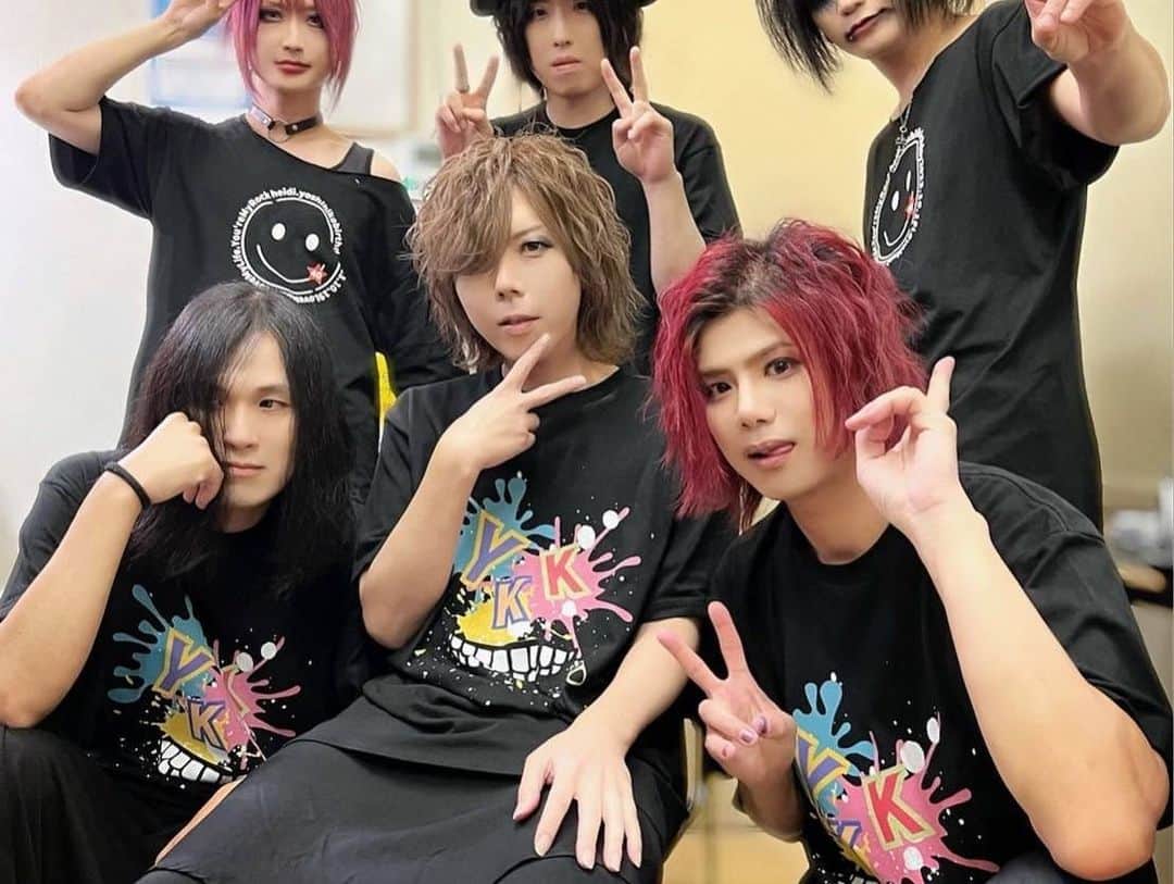 Kyrieさんのインスタグラム写真 - (KyrieInstagram)「ゆーりランラン生誕祭2023でした。有難う。 今年も一緒にお祝い出来て嬉しかったー。 今回のハイライトはシンデレラガールを自分の持ち曲の様にサラッとタイトルコールするだけで曲に行こうとするゆーりさんとそれに応じてサッと演奏に入るメンバーの皆様。突っ込みたい自分を堪えるのに精一杯でした。」10月20日 0時18分 - kyrie_kw_
