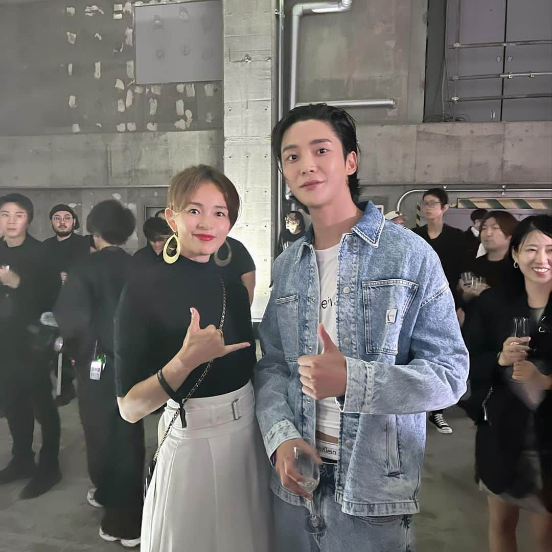 SHIHOさんのインスタグラム写真 - (SHIHOInstagram)「Nice to meet you @ewsbdi @calvinklein   @netflixkr の「恋慕」の彼の演技で、 どれだけ泣いたか😭💓  初めてお会いしたロウン氏は、 サランのことを知っていてくれて、とっても親切でした。  ckの広告、みなさん注目してね！  넷플릭스 '연모'의 그의 연기에 얼마나 울었는지😭💓  처음 만난 로운 씨는 사랑이도 알아봐주었고 너무 친절했어요.  ck 광고 여러분 주목해주세요!  #calvinklein #rowoon #korea #actor  #カルバンクライン #ロウン」10月20日 0時23分 - shiho_style