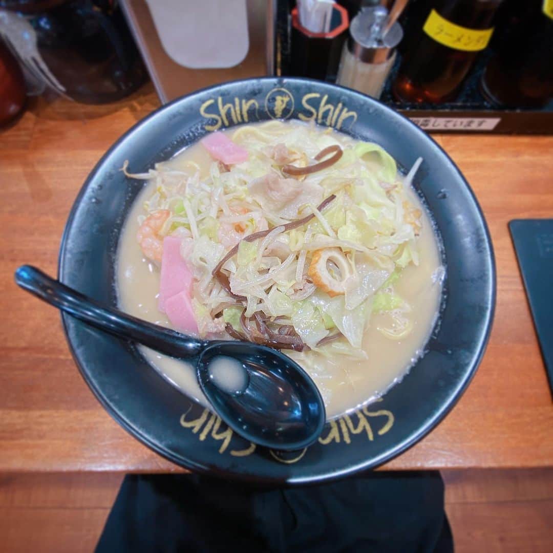 小峰みこさんのインスタグラム写真 - (小峰みこInstagram)「. 9/1~10のあいだの 小倉での麺活🍜 そして大好きなお店のお肉🥹 . shin-shinのちゃんぽん麺 A級のお客様にすすめてもらって 初めて食べたよ！ おいしかった😋 . #みこ麺活 . . . #麺活女子 #ラーメンインスタ #麺スタグラム #麺ヘラ女子 #ラーメン大好き #shinshin #アミュプラザ小倉 #一商店 #お肉大好き #お肉食べよう #Rahmen #рамэн #yummyramen #ちゃんぽん麺 #ユッケジャンラーメン #焼肉 #烤肉 #焼き肉 #一人焼肉 #一人焼肉女子 #おひとりさまごはん #yakiniku #japaneseramen #Lezat #Вкусно #好呷 #好吃 #ราเม็ง」10月20日 0時36分 - mico_19911201