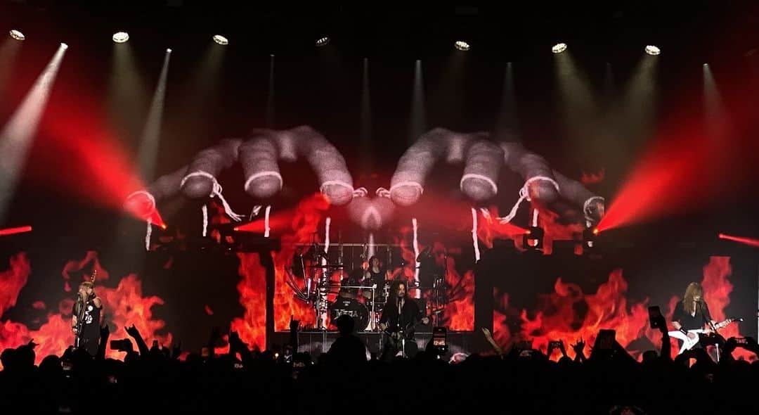 Megadethさんのインスタグラム写真 - (MegadethInstagram)「We had a killer time this summer and fall on our European and North American runs of the #CrushTheWorldTour. We’re already itching to get back on the road and see all of you. Where do you want us to play next?」10月20日 0時33分 - megadeth