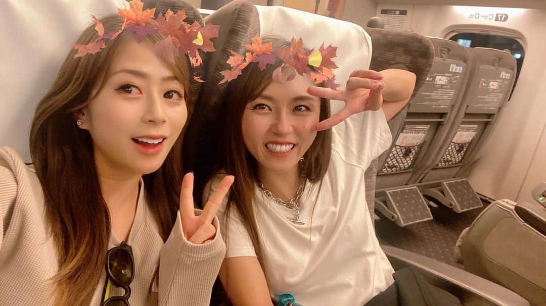 青木茉里奈のインスタグラム：「🚄復路･*:.｡..｡.:*･'🧡」
