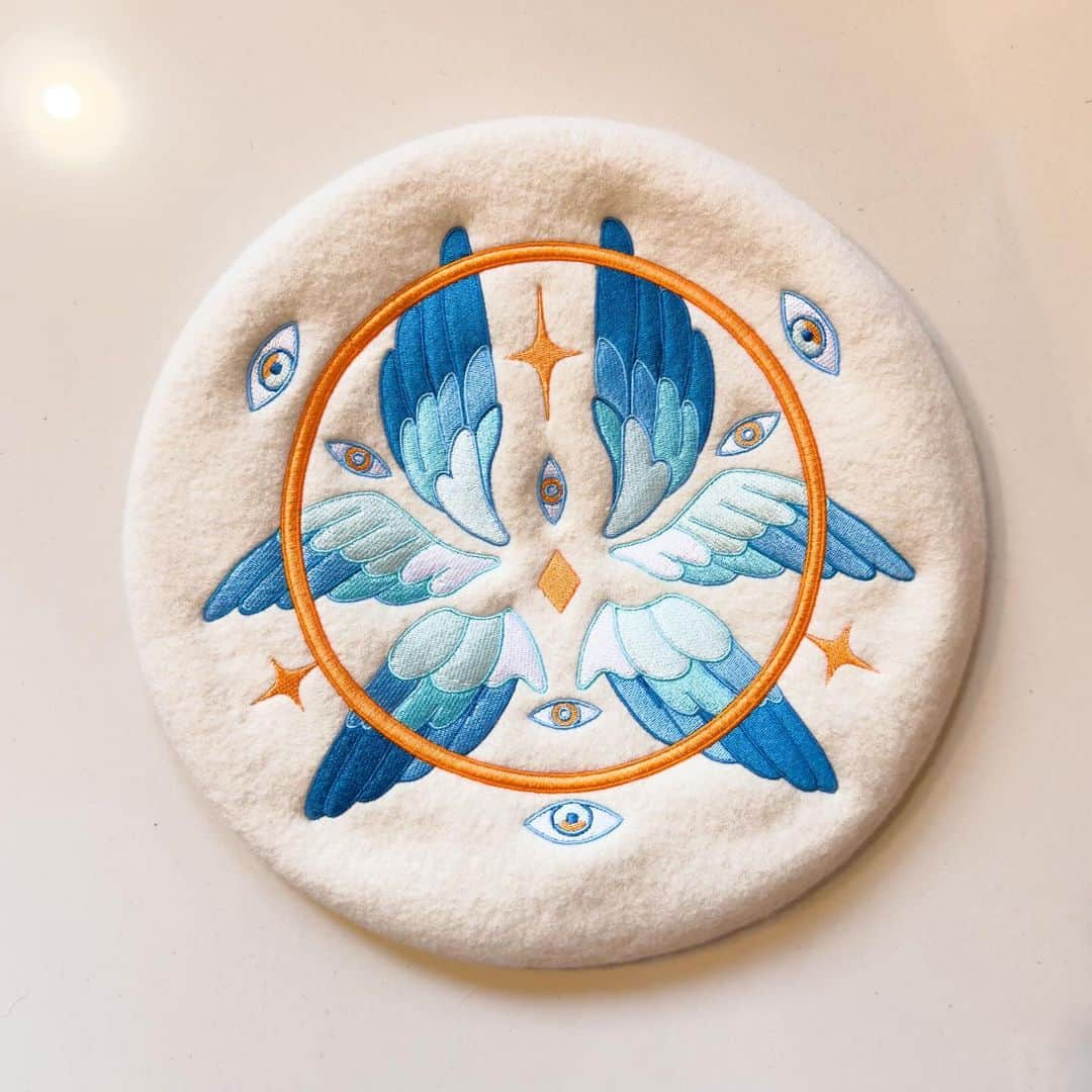 meyocoのインスタグラム：「Biblically correct angel beret 👁️👼👁️ preorder starts next month!」