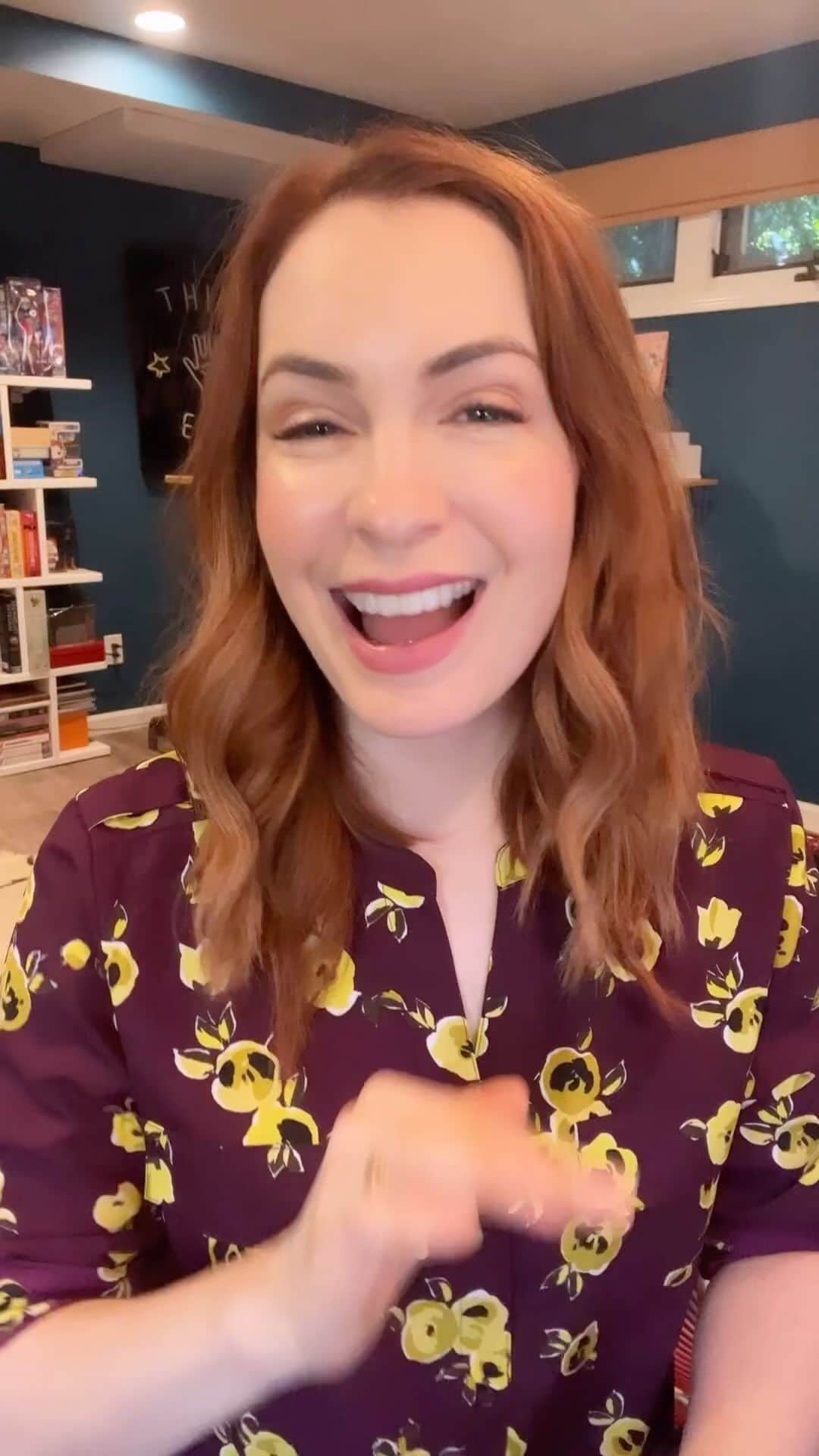 フェリシア・デイのインスタグラム：「If you’re in LA grab your tickets now for @onairfest! Nov 1 be there!! #ThirdEye #feliciaday @audible」