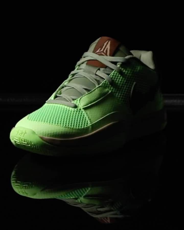 Nike Basketballのインスタグラム：「They can’t see in the dark. 12 was born to rise at midnight. 🕕🪦🧟‍♂️ ￼￼￼ The JA 1 ‘Zombie’ comes alive on 10.20, only in North America.」