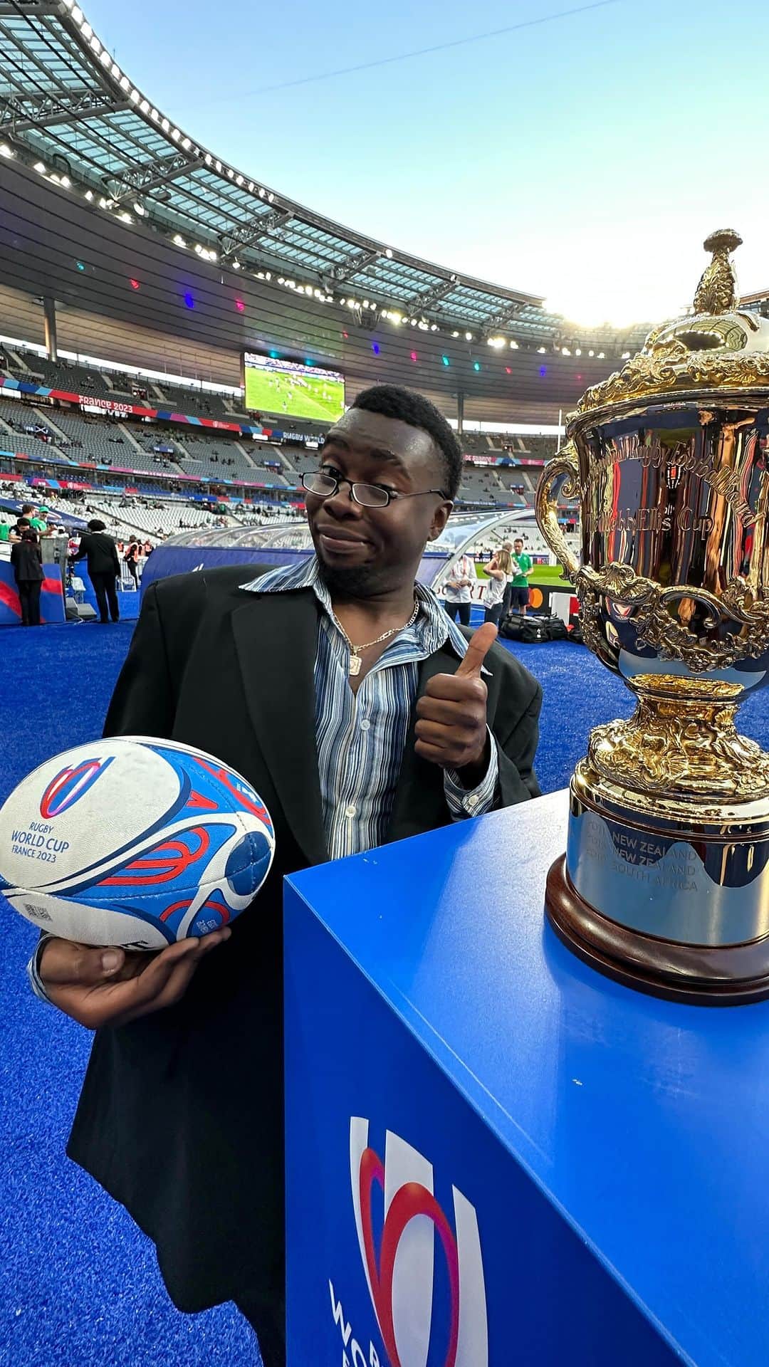 のインスタグラム：「Rugby fans from around the world have flocked to France to take in @rugbyworldcup 2023, including comedian and creator @tai_tl (Tai Laguerre). But will Tai be able to navigate the crowds of @stadefrance and find his seat before the game begins? 🏉🏟️ ⁣  ⁣ Music by @la_femme__musique」