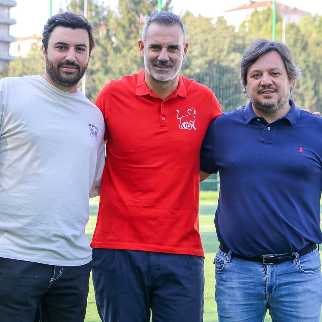 ステファノ・ソレンティーノのインスタグラム：「In arrivo novità molto interessanti...👀⚽  Nasce il progetto Sorrentino Academy in Tour. Una nuova collaborazione con un campione della Serie A che non vediamo l'ora di raccontarvi nel dettaglio! 🤝🏻  #BeKings」