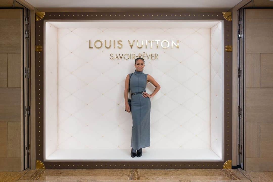 クリスティーナ・ミリアンさんのインスタグラム写真 - (クリスティーナ・ミリアンInstagram)「Magic happens when you 𝑘𝑛𝑜𝑤 ℎ𝑜𝑤 𝑡𝑜 𝑑𝑟𝑒𝑎𝑚✨ Love to @LouisVutton for the special invitation.   #SavoirRever #LouisVutton  #Paris」10月20日 1時31分 - christinamilian
