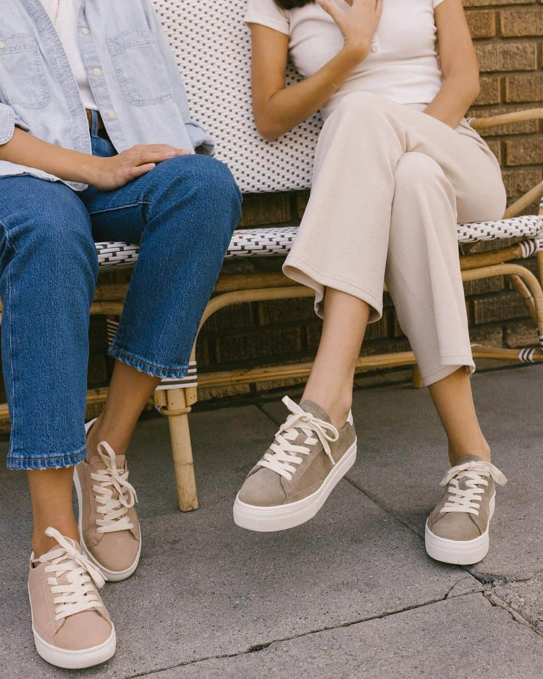 ソルドスさんのインスタグラム写真 - (ソルドスInstagram)「The Ibiza, but make it Fall! 🤌 Introducing two new shades of our best-selling sneaker in Champagne and Sage. Made in a super soft suede that molds to your foot and a cushy Ortholite sole that feels like walking on a pile of fallen leaves. . . . . . . #shoes #comfortable #soludossummer #fashionfootwear #s hoelove #shoesoftheday #sneakergram #summershoes #fall shoes #fallfashion」10月20日 2時05分 - soludos