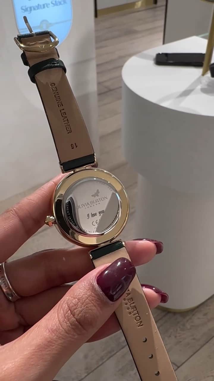 Olivia Burtonのインスタグラム：「Have you popped into our Covent Garden Store? Not only do we have the latest styles, the kindest staff and the coolest location. We also have a personalisation station in store!   Head to our Covent Garden store to get your watch personalised.  #OliviaBurtonLondon #Personalisation #CoventGarden」