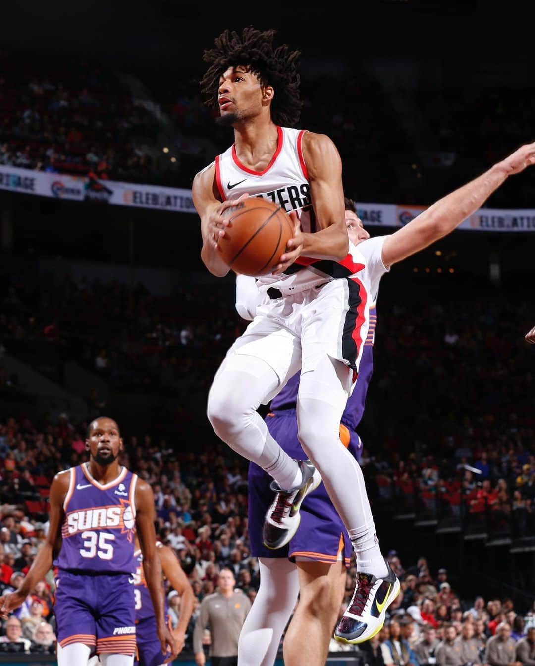 ポートランド・トレイルブレイザーズのインスタグラム：「lookin’ sharpe   14.0 PTS | 4.5 REB | 1.0 STL」