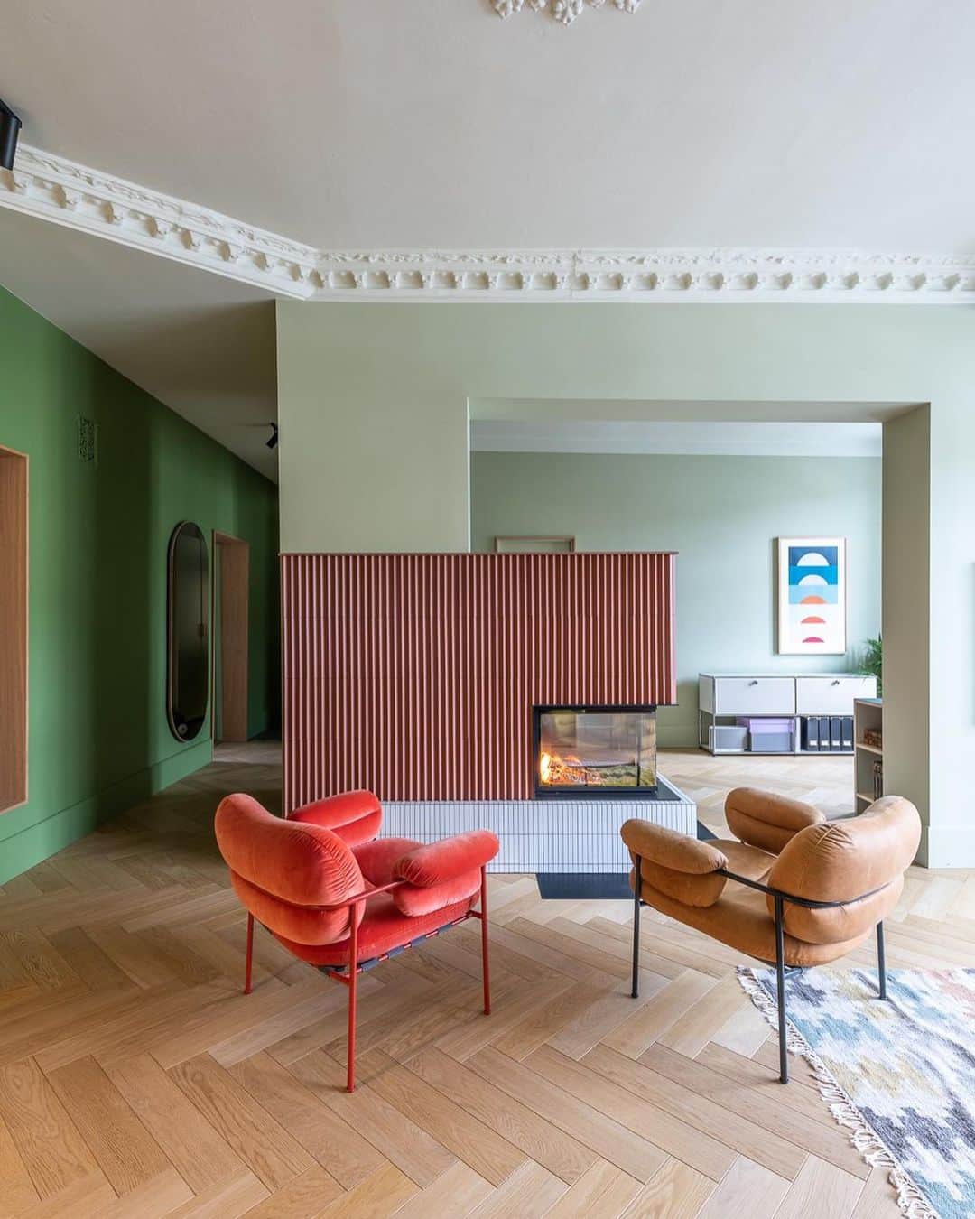 My Interiorのインスタグラム：「Such sleek and clean Full refurbishment in this classic ‘Frogner’ apartment in the heart of Oslo @huntingandnarud」