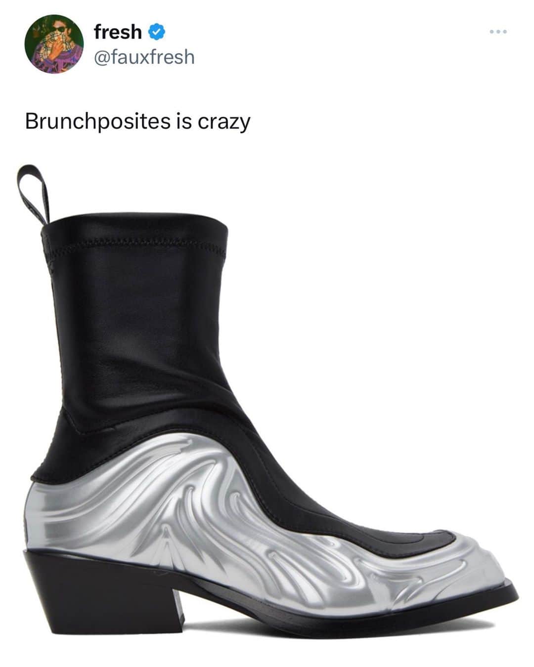 のインスタグラム：「Versace-posite boots is really wild tho 😭🥂🔥」