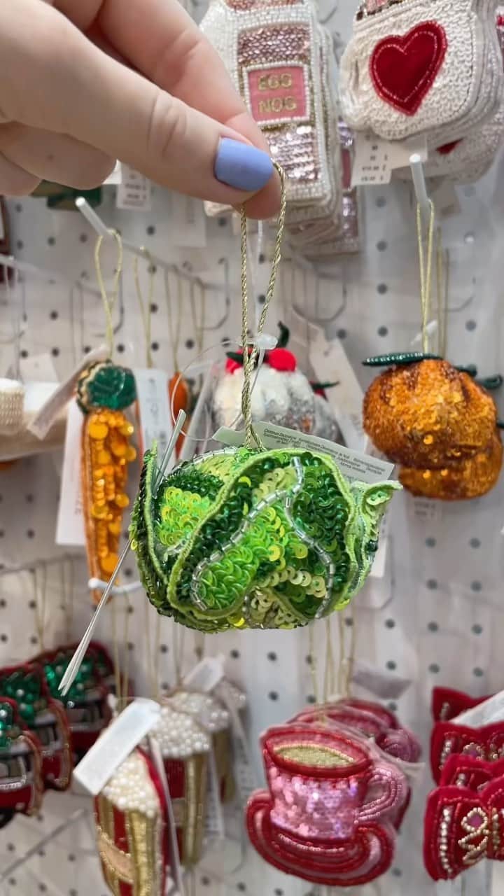 アクセサライズのインスタグラム：「Deck the halls (sprout has our vote) 😉🎄」