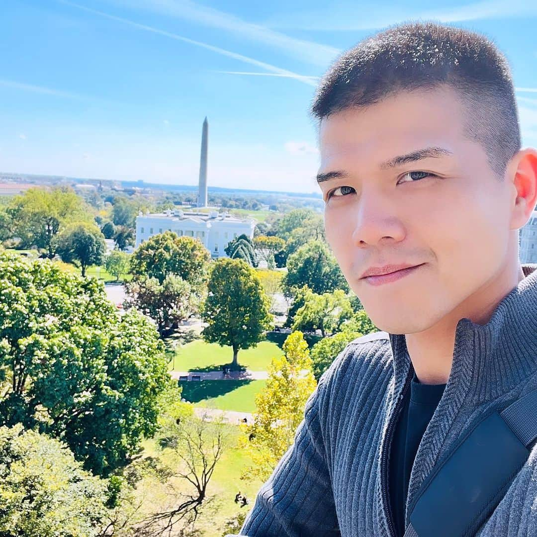 テリー・レオンのインスタグラム：「Washington DC to host & perform at the gala for @cancersupporthq at the historic @hayadamshotel with the most stunning views of our capital. This organization has done so much to help those battling cancer and their network of caretakers. I’m honored and privileged to lend my voice to the cause tonight.」