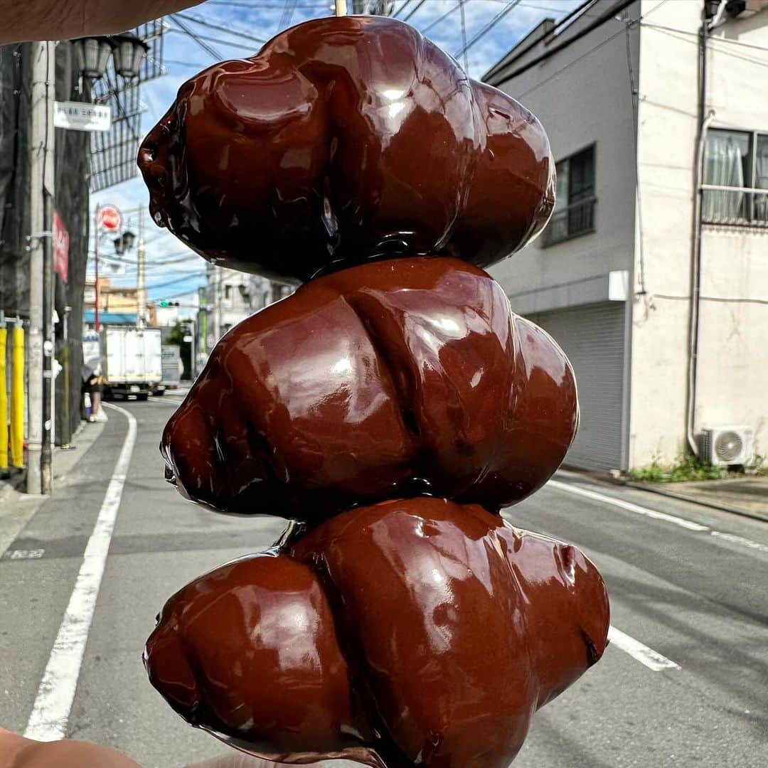 Coffee & Toast Tokyoさんのインスタグラム写真 - (Coffee & Toast TokyoInstagram)「"Let’s drink!!” チョコレートぱん‼️ ❤️❤️❤️❤️❤️❤️❤️❤️❤️  “Welcome to my chocolate factory.”  とにかく、たっぷりチョコレート‼︎  浴びるほどのチョコレート、 飲んでも、食べても、たまらんです😋😋😋  . . . . . #letsdrinkchocolate  #letsdrinkチョコレートぱん #チョコレート  #chocolate  #chocolatedrink  #chocolatelovers  #チョコレート好き  #チョコレートドリンク   #chocolat  #cioccolato  #chocola  #巧克力  #ช็อคโกแลต  #초콜릿  #三軒茶屋ランチ  #世田谷線カフェ  #パンスタグラム  #東京カフェ  #三軒茶屋カフェ #三軒茶屋  #パン #三茶カフェ  #三茶 #田園都市線カフェ #コーヒーアンドトースト  #coffeeandtoast #foodie  #foodiegram #chocolategram」10月20日 14時29分 - coffeetoast2