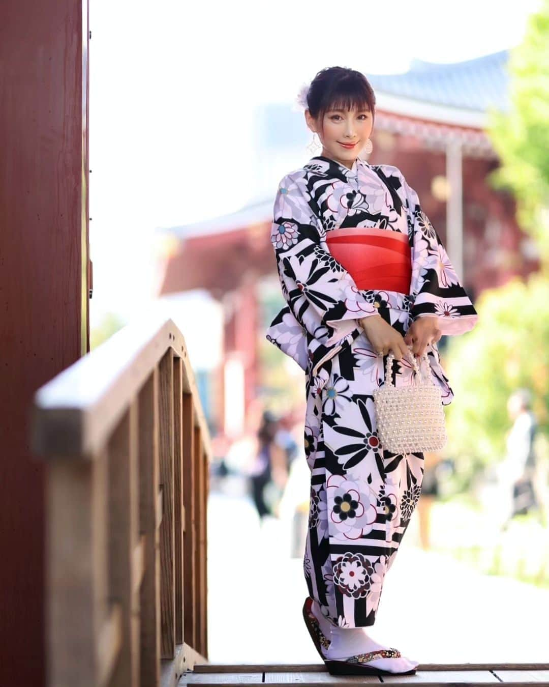 丹遥ニナさんのインスタグラム写真 - (丹遥ニナInstagram)「「PR」モダンっぽい浅草着物虹さん @asakusa_kimono.niji の和を着て、浅草散策しました 💕 PART 2 ・ ・ 浅草着物虹 ご予約はホームページ  https://kimono-nail-niji.com 電話  03-5830-6773 ・ ・ #PR #浅草着物レンタル #浅草レンタル着物 #浅草浴衣レンタル#浅草レンタル浴衣 #レンタル着物 #着物レンタル#浴衣レンタル #レンタル浴衣#浅草ネイルサロン虹#浅草着物レンタル虹#浅草 #kimonogirl #kimono #kimonostyle #kimonofashion ・ ・ ★- - -★- - -★- - -★- - -★- - -★- - -★- - -★- - -★- - -★- - -★ ・ ・ Model @minaninamiji   ❥❦❧ 仕事のご連絡はDMで📩 ❧❦❥  🧡 ファッションショー、作品撮影、商品撮影、動画撮影  🧡PR、インフルエンサー 、アンバサダー、通訳、キャスティング  🧡 丹遥ニナNina手書きかわいいニナキャラクターラインスタンプ 発売❗@ninalinestamp から飛べますよ❣️  🧡 個人撮影(有償) ・ ・  #丹遥  #モデル募集中 #フリーモデル #海外华人 #在日中国人 #网红 #上海模特 #中国語通訳 #中国語 #国语 #普通话 #中文 #华人 #和服」10月20日 13時04分 - minaninamiji