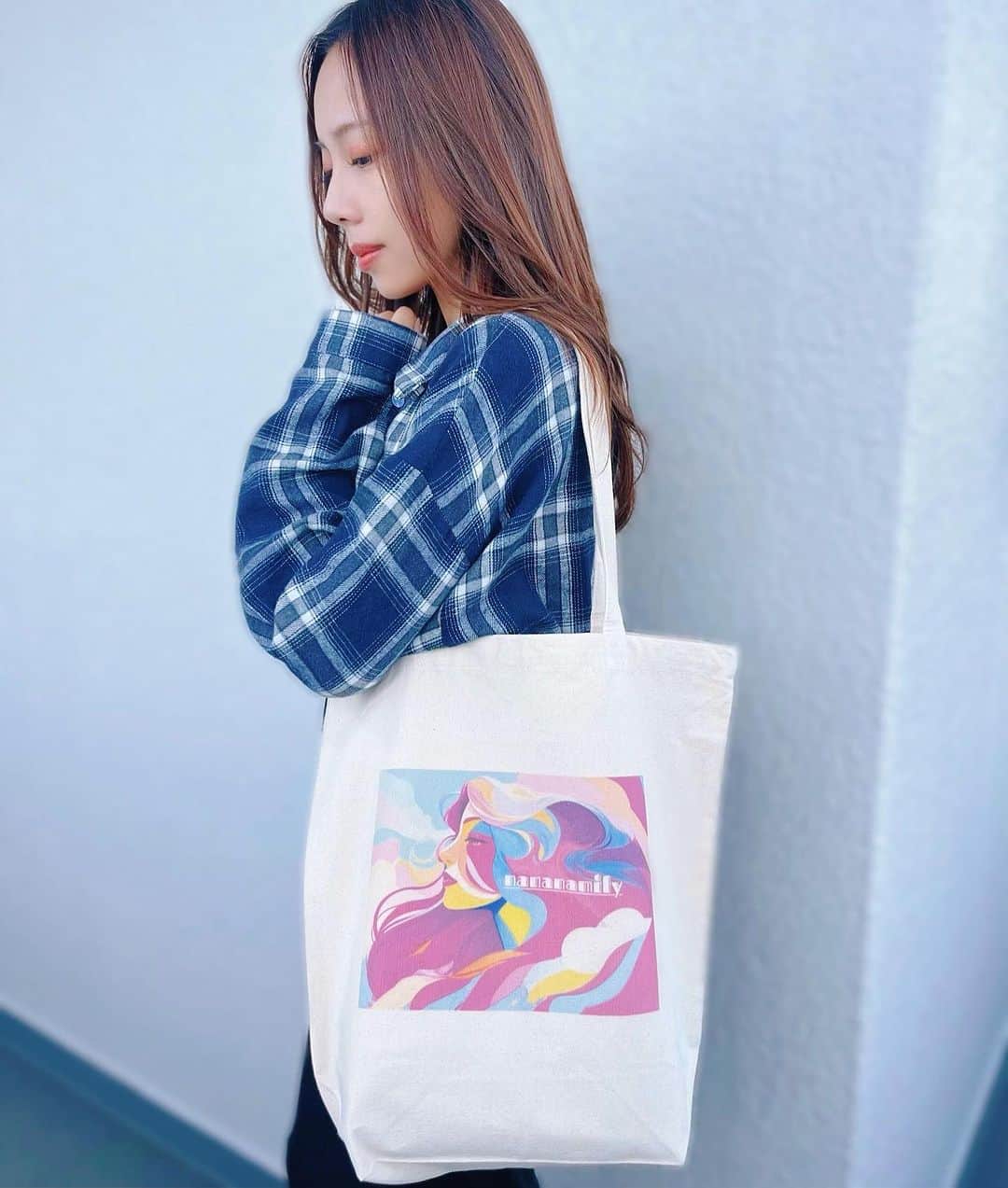 菜々のインスタグラム：「ついに明日がトートバッグ🛍️ 注文最終日です！！(*^ω^*) まだGetされてない方は明日までと なっております。よろしくお願いします❣️  又、販売期間が終わると入金切れ等の方も再度購入 出来なくなるので早めの入金お願い致します☆  ★買いそびれてしまった方も購入出来なくなるので (販売期間の延長不可)必ず販売期間内に購入 お願い致します。  発送に関しては、受注生産になりますので、販売期間終了後、 7〜14営業日(土日祝を除く)ほどでお客様への発送が完了致します。  でわでわ⭐️」