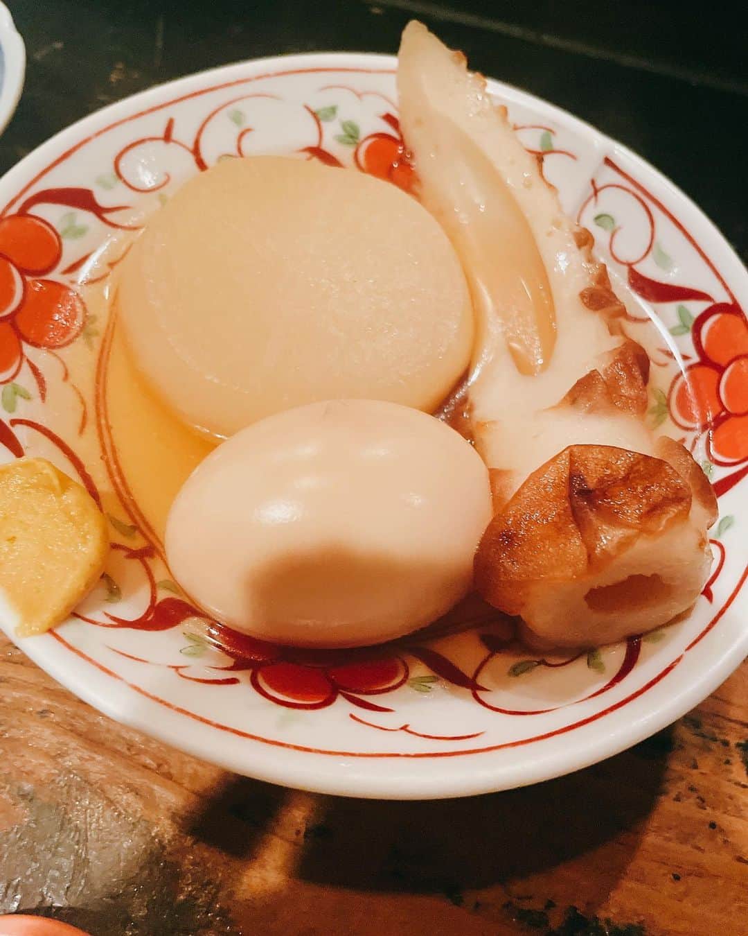 のインスタグラム：「.  見つけた  居心地のいい美味しいおでん屋さん  最高  #大阪 #みなみ」