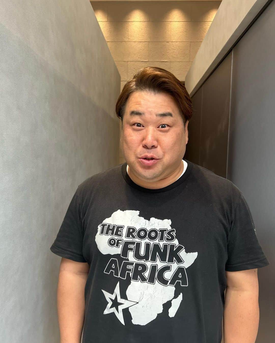 のインスタグラム：「髪切ってん」