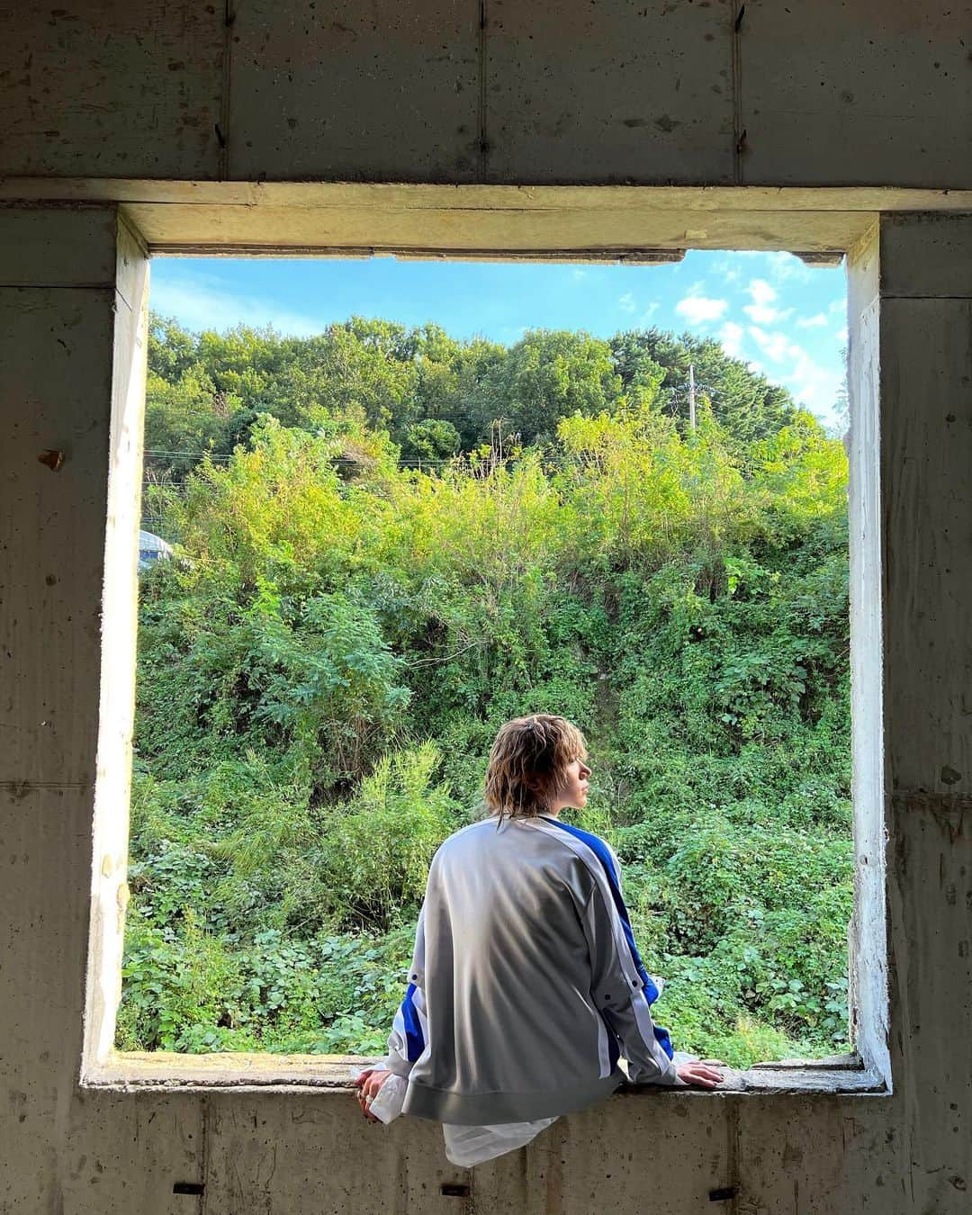 テン（TEN）のインスタグラム：「No one but you + invincible」