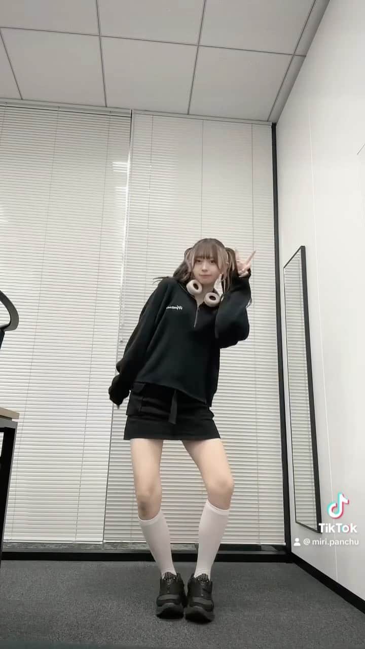 松田美里のインスタグラム：「🐟」