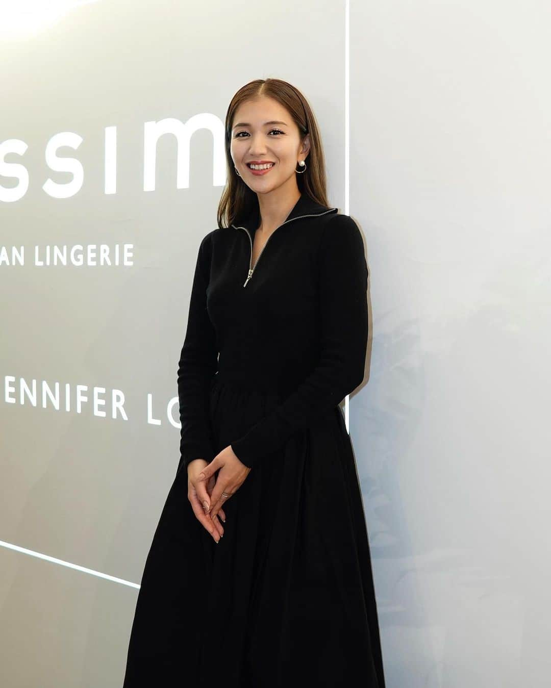 上原歩さんのインスタグラム写真 - (上原歩Instagram)「* 世界同時ローンチ J. Lo 👑 Collaboration  New Collection party 🪡🪡🪡 @intimissimiofficial @jlo  さすがJ Lo 様 セクシーで品があって ひとりの夜もこちらを纏えば満たされる そんな気分にさせてくれるラグジュアリーなランジェリー こんな下着をさらりと纏える女性になりたいです  そしてJ Lo様は永遠。ずっと美しい 目の保養になりました✨  最後は年々可愛くなるまーこさんと📸🩶 10代で出会ってるからもう20数年の私たち はやいわねえ~  ________________________________________  #love #life #loveislove #lingerie #jloxintimissimi #ThisIsMeNow  #インティミッシミ」10月20日 14時19分 - ayumiuehara