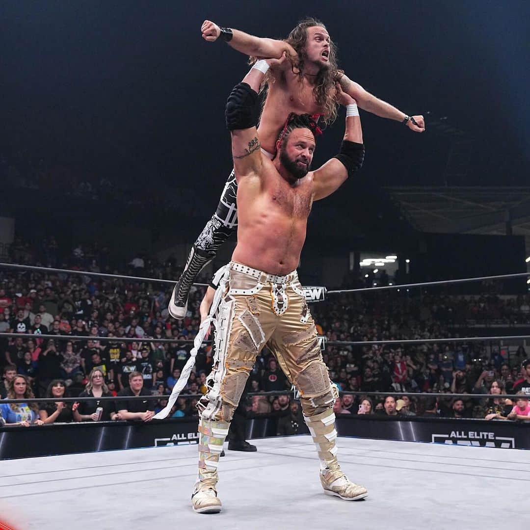 のインスタグラム：「Make the most of every second ya get!  #lancearcher #murderhawkmonster #aew #aewdynamite #blackout」