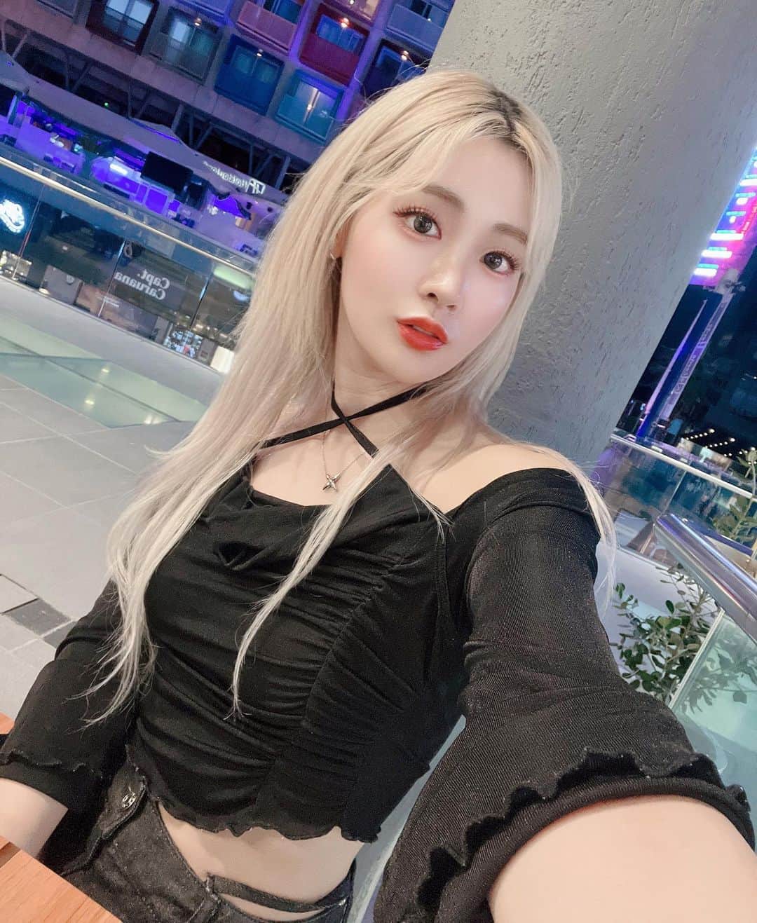 伊藤愛梨のインスタグラム：「夜のst julians🌙 ⁡ ⁡ ⁡ ⁡ ⁡ ⁡ ⁡ ⁡ ⁡ ⁡ #snidel #epine #darich #秋服#秋コーデ　 #코스플레이어　#코스프레　#그라비아 아이돌　#그라비아　 #japanesefashion #BIGOLIVE #ライバー #ライブ配信　#ホワイトブロンド　  #マルタ　#Malta #マルタ留学　#stjulians」