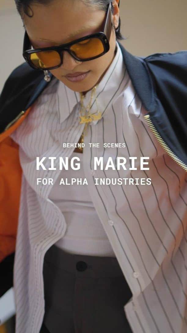 のインスタグラム：「"spread love" ✌️  Chatting behind the scenes with @kingmarie on set for the MA-1 campaign shoot.  #alphaindustries #MA1 #bomberjacket」