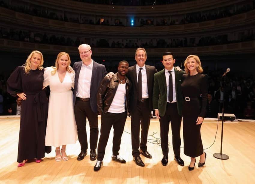 ケビン・ハートのインスタグラム：「It was a great night of comedy with the Good + Foundation….. Credits for caption:   @KevinMazur  @goodplusfdn, @JessSeinfeld, @JerrySeinfeld, @AmySchumer, @RonnyChieng, @DNice ….. #LiveLoveLaugh」