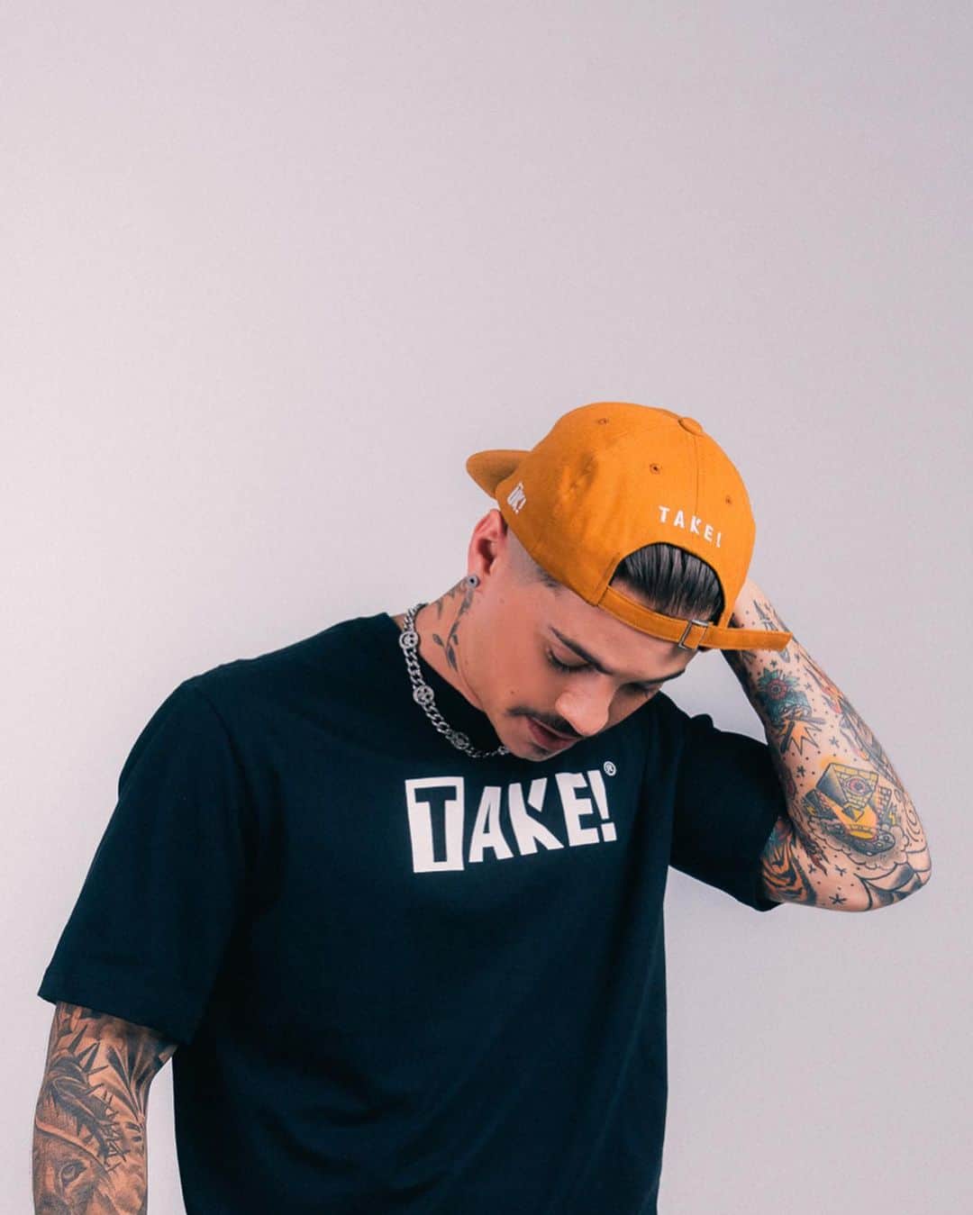 Bielさんのインスタグラム写真 - (BielInstagram)「Coleção nova na área? Enfim chegou a 10/10 da @takeoficial, família! EU TÔ APAIXONADO, fala sério! 🤌  Já estão sabendo do meu cupom bieltake10 pra 10% de desconto em qualquer produto no site da @everestofc? E tão esperando o que pra ir fazer a festaaa? 🔥  A Take! é pra quem não aceita pouco. Não se esconde. Não disfarça.   Pra quem quer fazer mais do que existir.   #DezDeDez」10月20日 6時21分 - biel