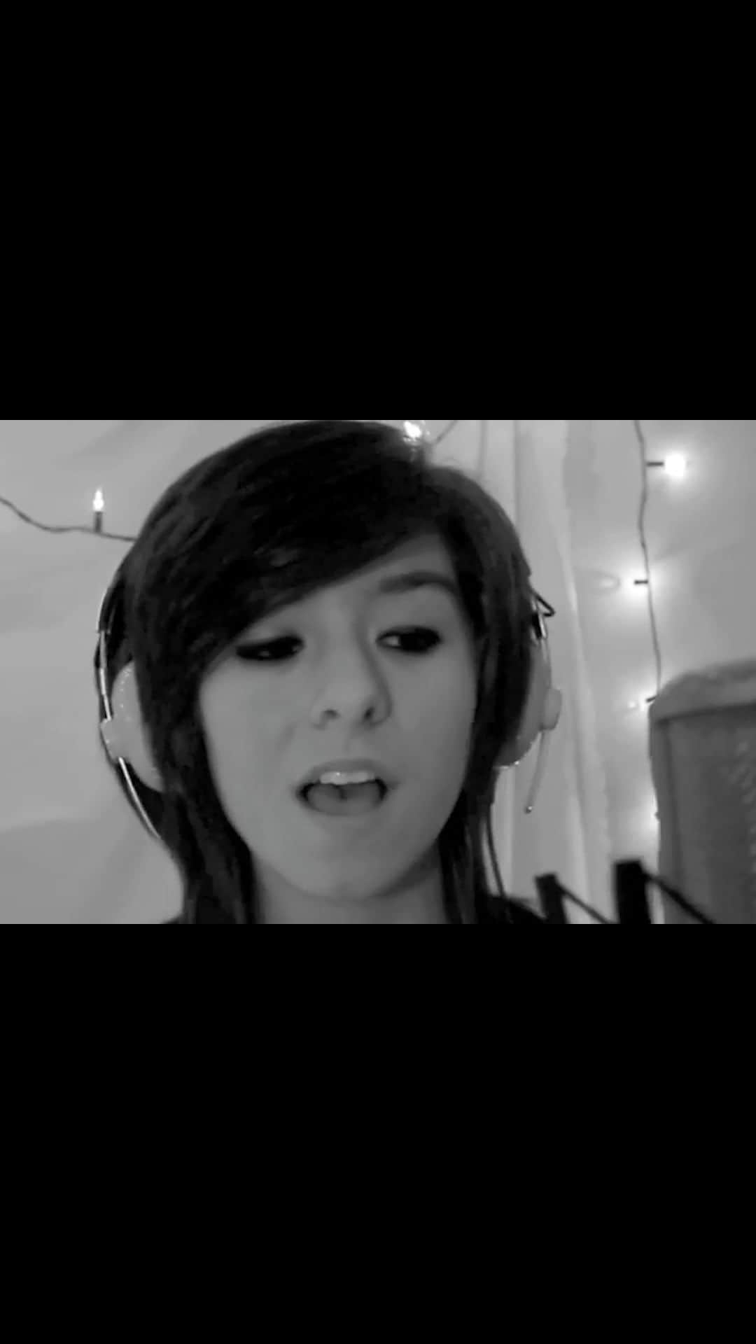 クリスティーナ・グリミーのインスタグラム：「Happy #GrimmieThursday Team! Today we are sharing Christina’s cover of Your Song! 💚 https://youtu.be/IGO3GfLrFZE?si=POOyVozwbexnNlUT」