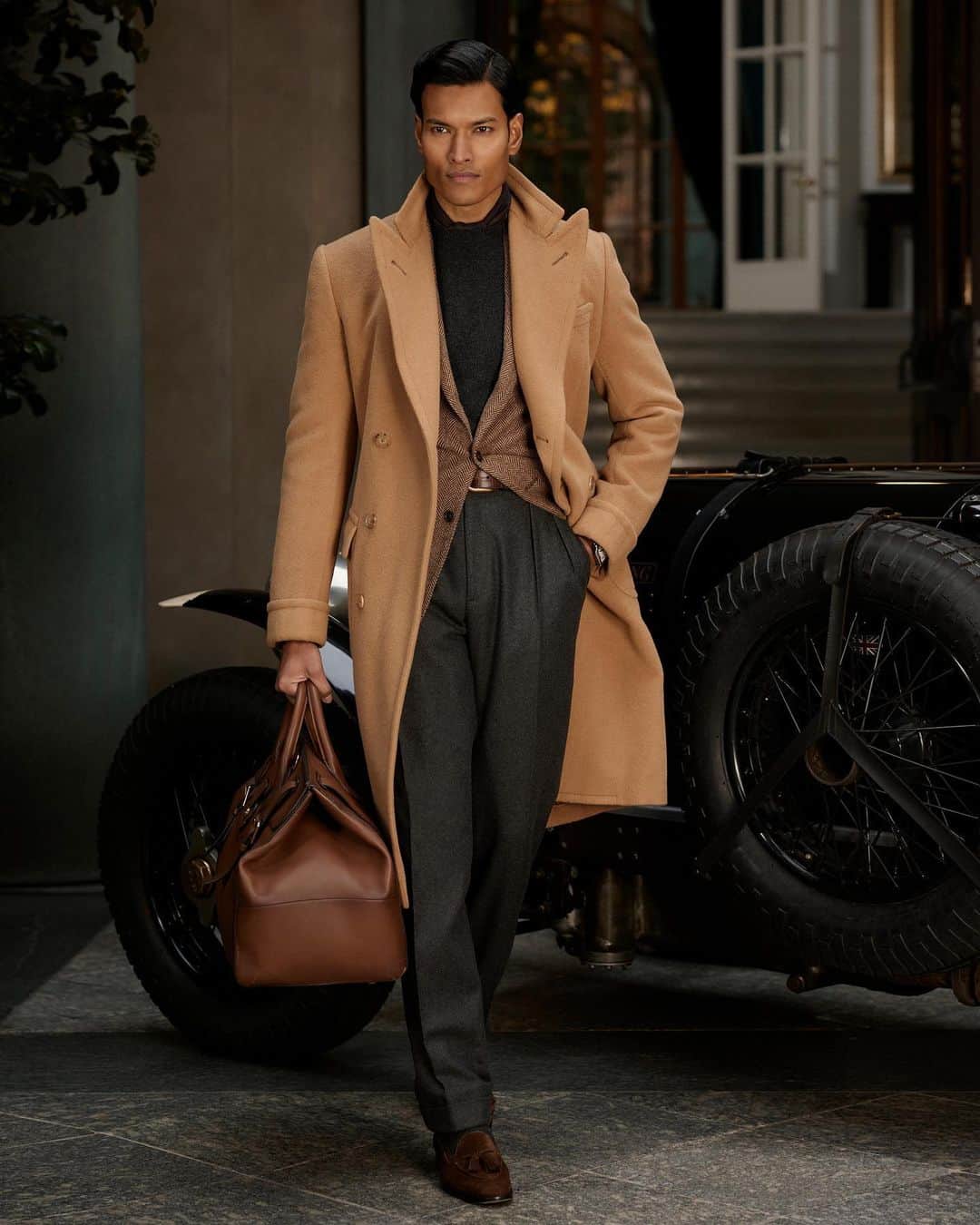 のインスタグラム：「Inspired by the elegant style of automotive heroes, Ralph Lauren presents #RLPurpleLabel Country Drive.  Explore #RalphLauren Fall 2023 via the link in bio.」