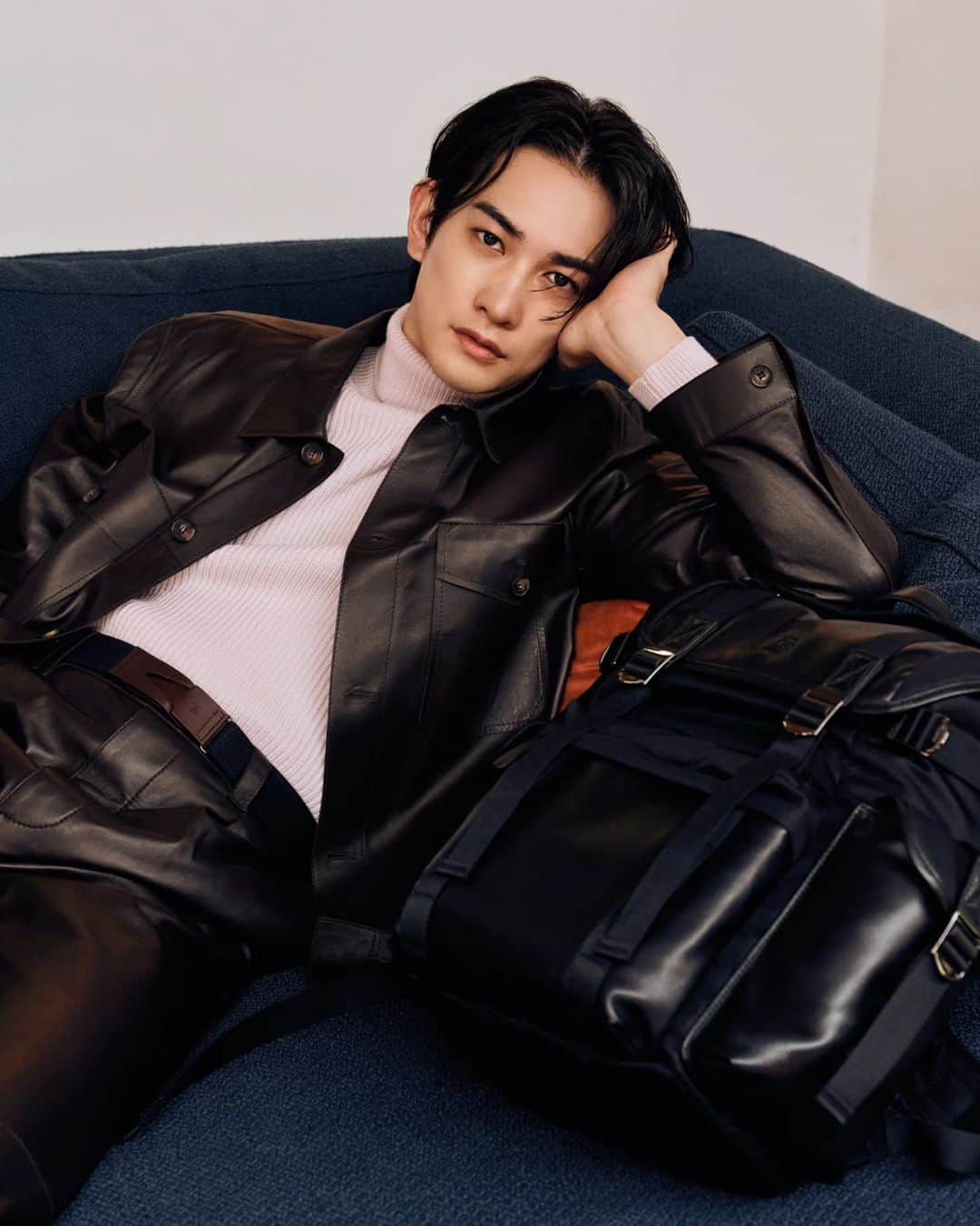 町田啓太のインスタグラム：「@esquiresg Editor-in-Chief: @wslimwilson Managing Editor: @croatoa Photography: @chee__wei Creative Direction and Styling: @izwanabdllh On-Set Stylist: @stylist.eiji (TableRockStudio) Hair & Makeup: #KOHEY Outfit: @tods #esquiresg #tods #pr」