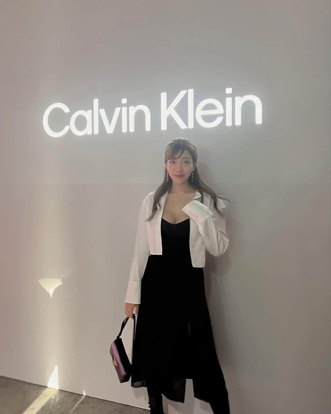 滝沢結貴のインスタグラム：「Calvin Klein Global Event in Tokyo🎌🗼 Thank you for having me @calvinklein @djrajiv642 san ✨  Calvin Kleinが大規模なグローバルイベントを東京で開催。 世界中から、今をときめくアーティストや俳優さんたちが東京に集結。 会場に着いたら、たまたまBTSのジョングク様が登場。 そして中に入っても、目の前に😳✨  いろんな国の方々が集まり、いい音楽と心地よい空間。 豪華すぎた一夜でした💜  #CalvinKlein #カルバンクライン #jungkook #ジョングク #bts」