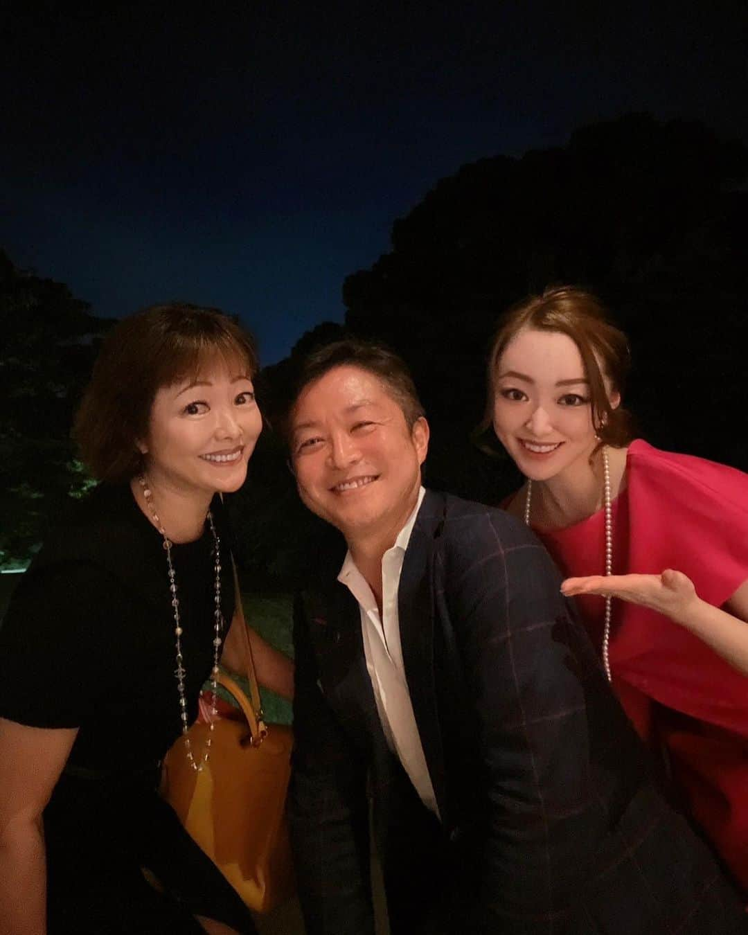 NAOMIのインスタグラム：「昨夜は 理子さんとフランス大使公邸へ🇫🇷  AFのご招待にて @laliste1000  の2023表彰式とPartyでした。  三國シェフにも再会し、賑やかなひと時でした。  🥂 🇫🇷 🧑‍🍳  #AFの担当は #大好きな柴崎っち😆 #フランス大使館公邸はご近所さん🇫🇷」