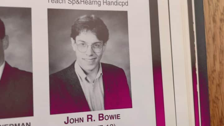 ジョン・ロス・ボウイのインスタグラム：「#tbt Ithaca College, 1993」