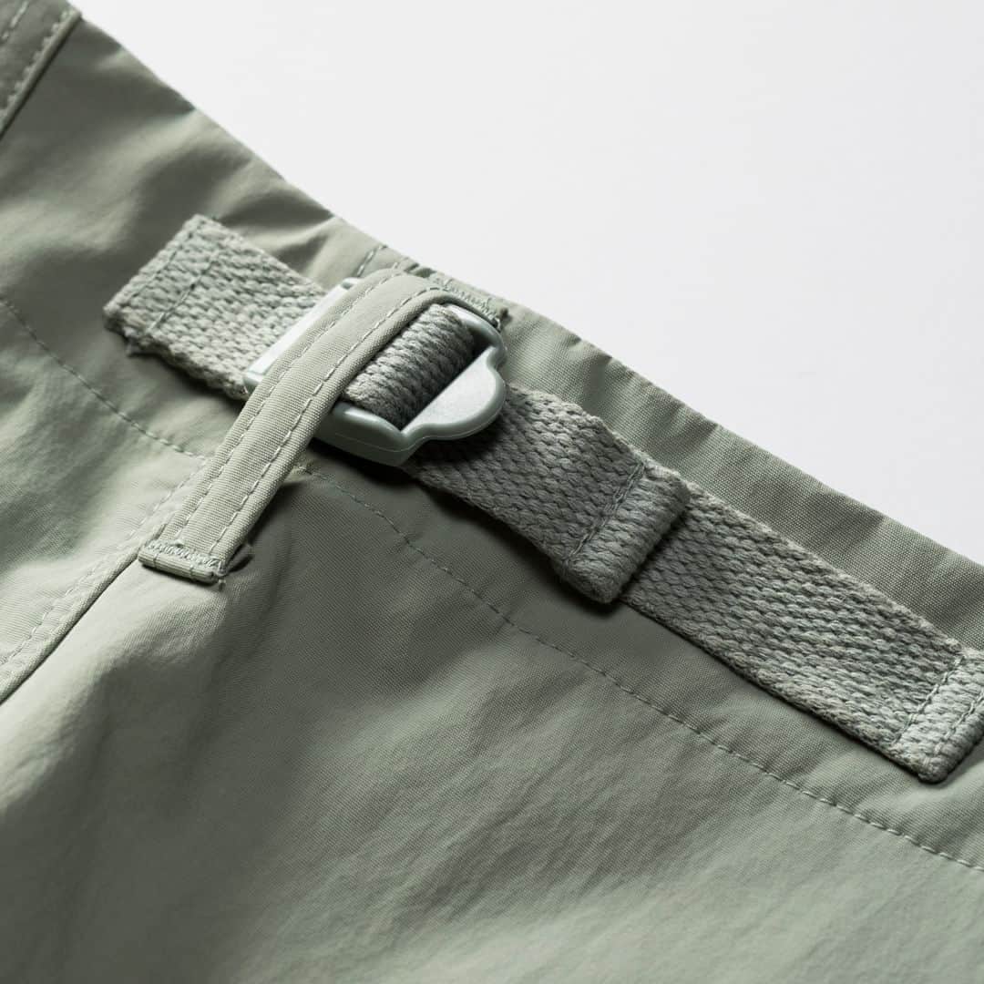UNDFTDさんのインスタグラム写真 - (UNDFTDInstagram)「A detailed look into UNDEFEATED FALL 23 - Drop 6  The UNDEFEATED Tech Cargo Pant, a 100% nylon water repellent piece featuring a zip fly, adjustable waistband tabs and a 3M reflective screen printed ‘5-strike’ icon on the left cargo pocket. Available in Orange, Light Sage and Black.  Available Friday, 10/20 exclusively at all UNDEFEATED Chapter Stores and Undefeated.com」10月20日 8時01分 - undefeatedinc