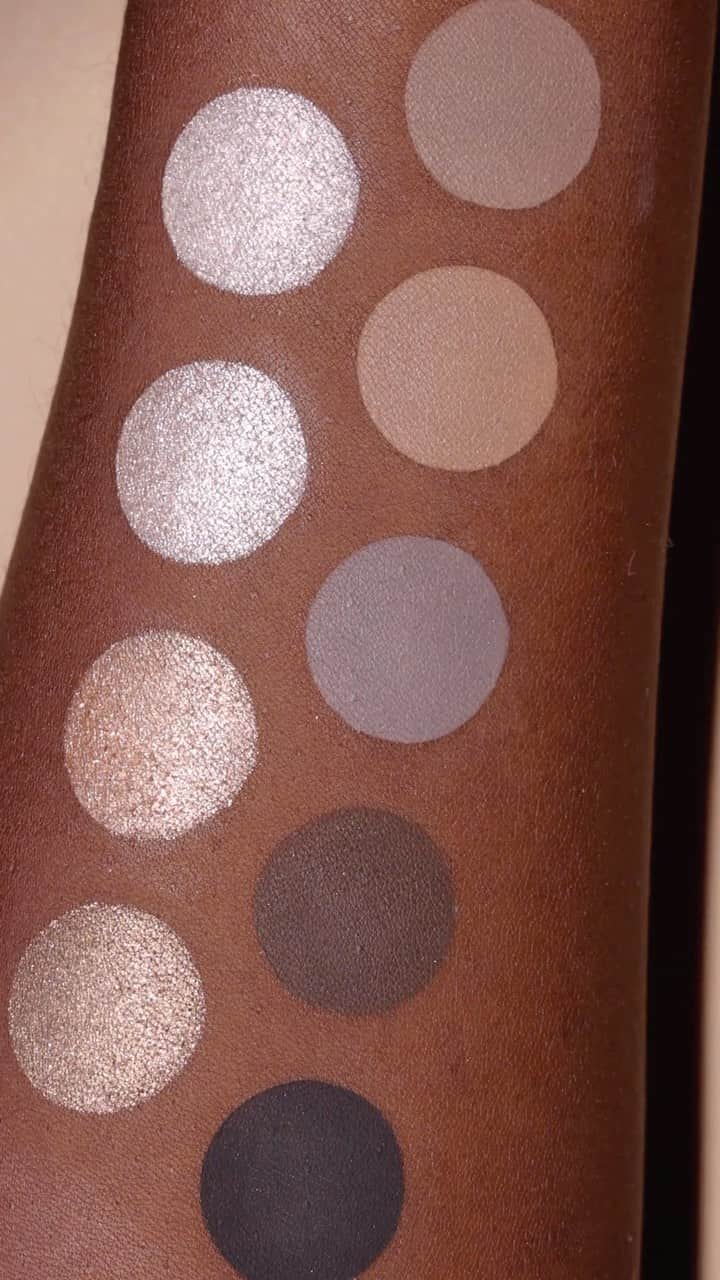 Anastasia Beverly Hillsのインスタグラム：「The perfect collection of neutral, cool-toned mattes and metallics for all your smoky, ‘90s looks 🔥 Head to the link in bio to grab your mini Sultry palette NOW! 🏃🏾‍♀️  #AnastasiaBeverlyHills」