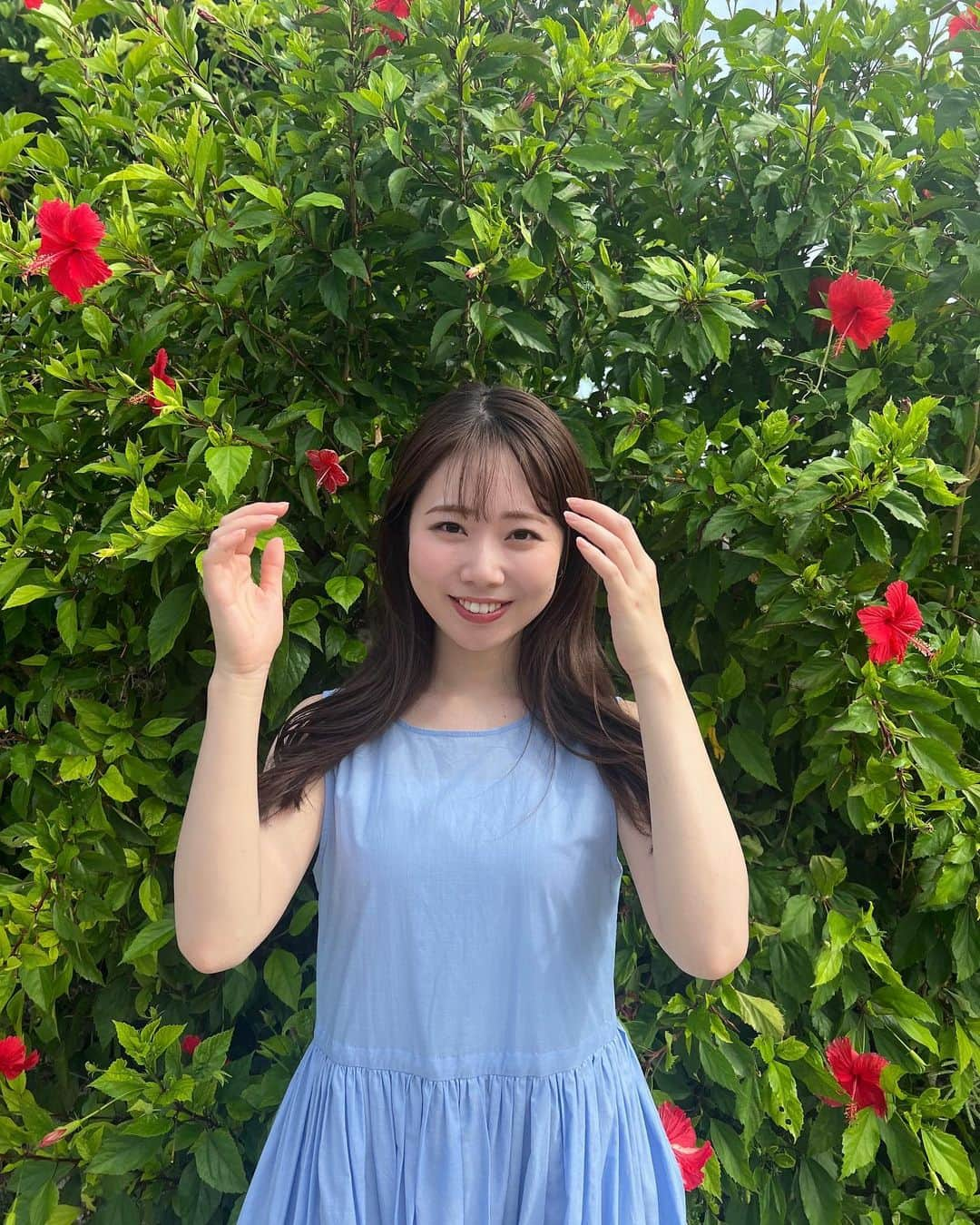 安藤咲良さんのインスタグラム写真 - (安藤咲良Instagram)「. おはようございます☀ まだ夏の写真です🤳 . 最近は秋晴れの日が多いですね😆 暑がりな私はまだまだ 半袖手放せません… 週末は少し気温下がりそうなので秋服楽しみたい🍂 金曜日がんばりましょう〜♩」10月20日 8時15分 - sakura.ando