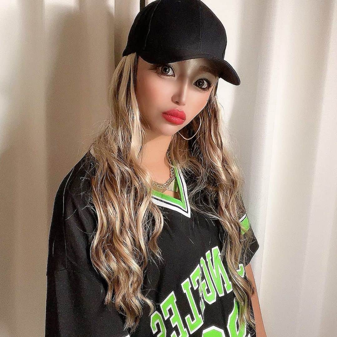 MII MAMAさんのインスタグラム写真 - (MII MAMAInstagram)「. . . 🖤💚🖤💚🖤💚 —————————————— 🔎White Style mi mama 良かったらチャンネル登録お願いします🙇🏽‍♀️ #YouTube#ユーチューバー#主婦ユーチューバー#MIIMAMA#チャンネル登録お願いします#2児ママ#年子ママ#ギャルママ#ぎゃるまま#アラサーママ#アラサー#30代#30代ママ#ホワイトインテリア#モノトーンインテリア#シンプルな暮らし#収納#ホワイト収納#イチナナ#イチナナライバー#専属ライバー#主婦ライバー#17LIVE#主婦YouTuber#ママYouTuber#ママライバー#幼稚園ママ#小学生ママ」10月20日 8時25分 - miimamachannel