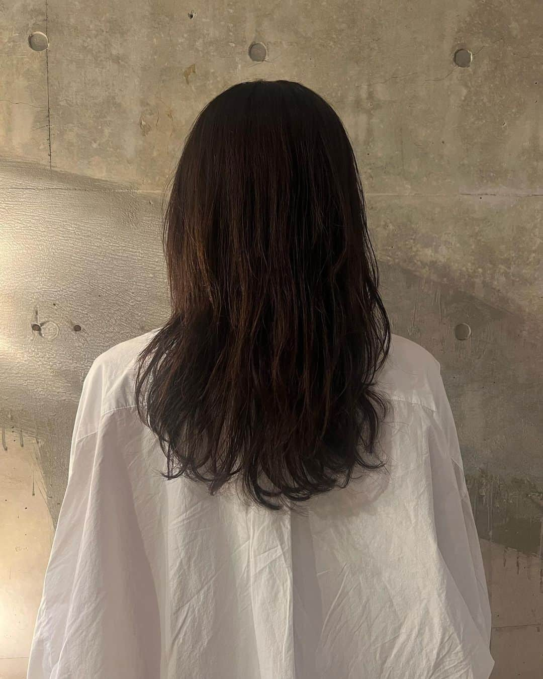 石橋奈美さんのインスタグラム写真 - (石橋奈美Instagram)「. 昨日、髪を切りました〜✂︎  気づいたら10年ぶりに短くしました。 嬉しいッ！軽い！！ ぎりぎり結べる長さ。 似合う服も変わりそうで楽しみ😊  @inoaya56_luxe  あやさん、ありがとうございました🙌 好評だよ〜  #namiishibashi  #NMTinc. #イメチェン #ワクワク #haircut」10月20日 8時33分 - ishibashi.nami