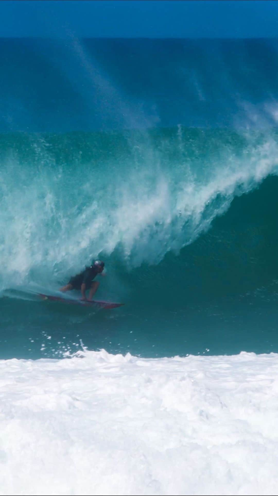 ジェイミー・オブライエンのインスタグラム：「Happiness comes in waves at Pipeline 💥 @jamieobriensurfexperience」