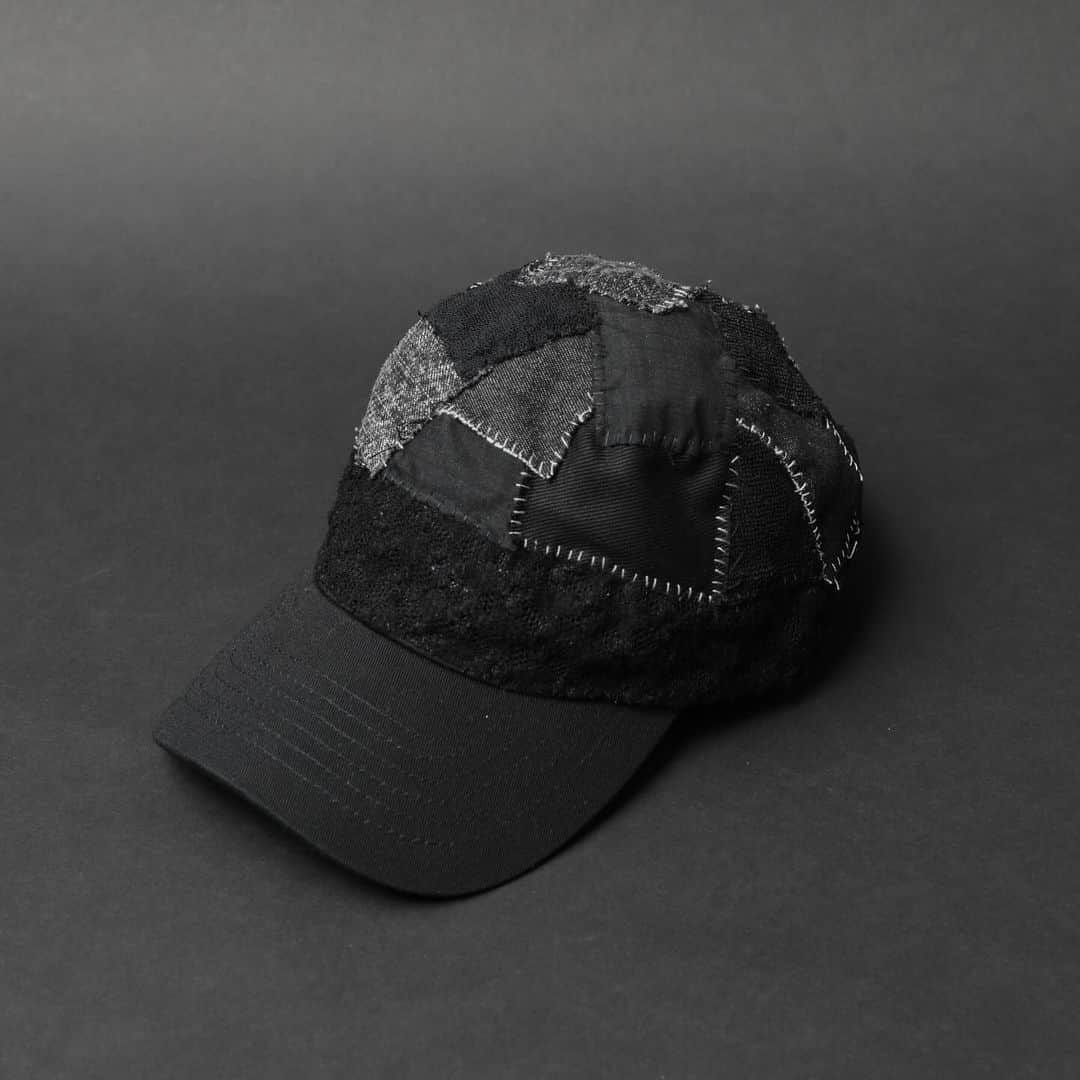 白鳥雪之丞さんのインスタグラム写真 - (白鳥雪之丞Instagram)「"TEARS OF SWAN-PATCHWORK CAP" ¥13.000(tax in)   様々な生地をハンドステッチにてパッチワーク加工を施したLOW CAP、後部にサイズ調整出来るアジャスター付きです。  店頭、official webshopにてオーダー開始になりますので宜しくお願い致します!!  https://tears-of-swan.shop-pro.jp/?pid=177728926 (11月下旬発送開始)  @tears_of_swan #tearsofswan #patchwork #patchworkcap #lowcap #cap」10月20日 8時44分 - yukinojoeshiratori