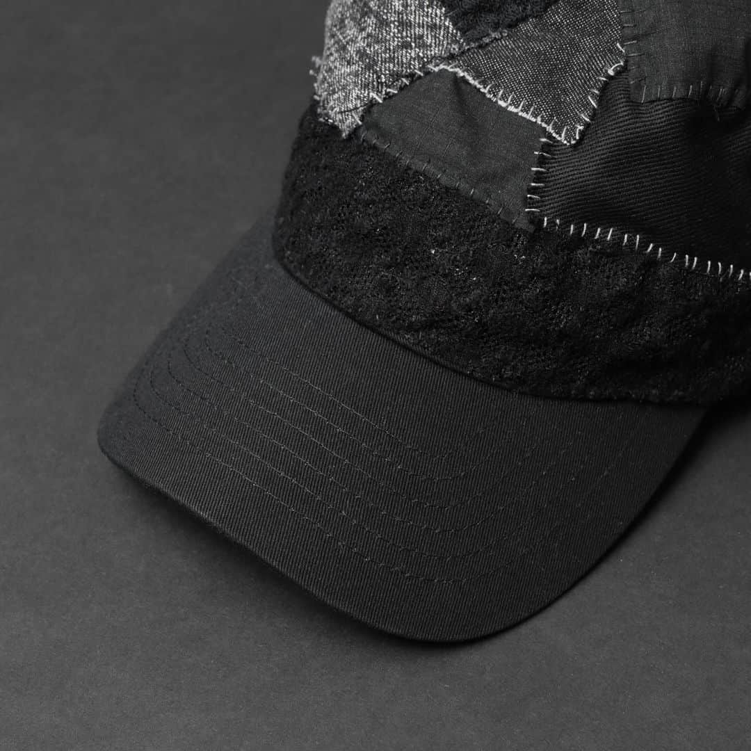 白鳥雪之丞さんのインスタグラム写真 - (白鳥雪之丞Instagram)「"TEARS OF SWAN-PATCHWORK CAP" ¥13.000(tax in)   様々な生地をハンドステッチにてパッチワーク加工を施したLOW CAP、後部にサイズ調整出来るアジャスター付きです。  店頭、official webshopにてオーダー開始になりますので宜しくお願い致します!!  https://tears-of-swan.shop-pro.jp/?pid=177728926 (11月下旬発送開始)  @tears_of_swan #tearsofswan #patchwork #patchworkcap #lowcap #cap」10月20日 8時44分 - yukinojoeshiratori
