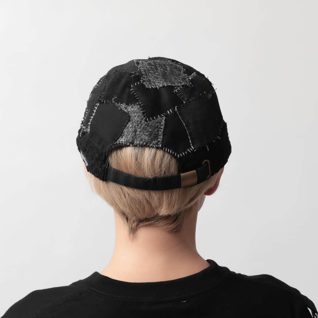 白鳥雪之丞さんのインスタグラム写真 - (白鳥雪之丞Instagram)「"TEARS OF SWAN-PATCHWORK CAP" ¥13.000(tax in)   様々な生地をハンドステッチにてパッチワーク加工を施したLOW CAP、後部にサイズ調整出来るアジャスター付きです。  店頭、official webshopにてオーダー開始になりますので宜しくお願い致します!!  https://tears-of-swan.shop-pro.jp/?pid=177728926 (11月下旬発送開始)  @tears_of_swan #tearsofswan #patchwork #patchworkcap #lowcap #cap」10月20日 8時44分 - yukinojoeshiratori